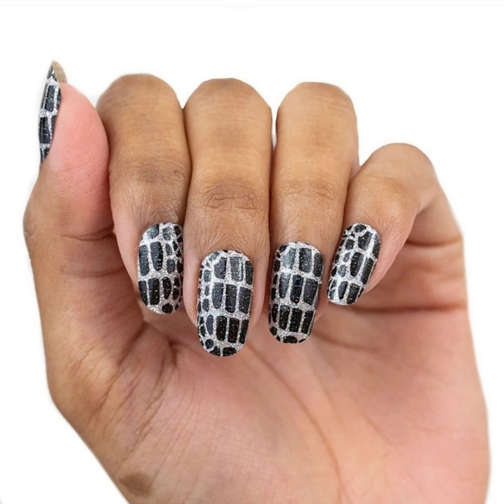 Color Street 100% Nail Polish Strips Hiss and Make Up Glitter Design - Picture 2 of 5